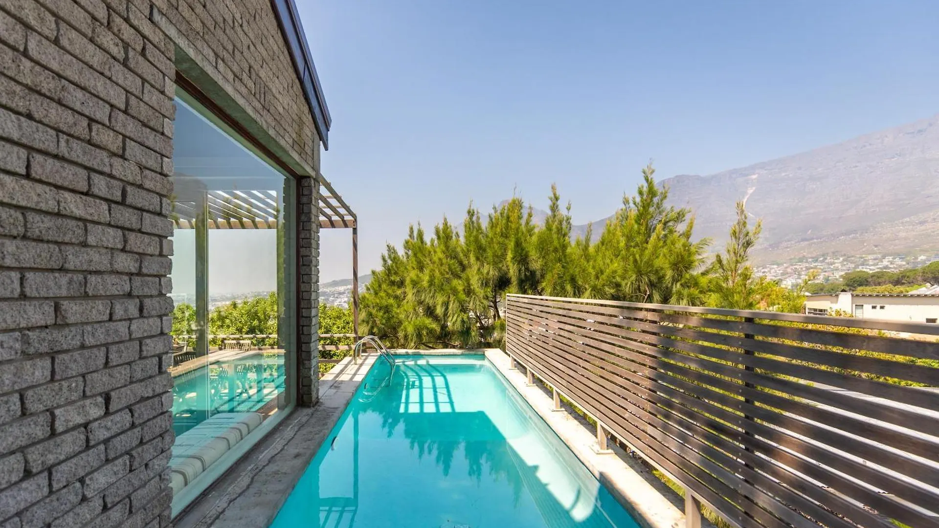 Lions Head Villa With Table Mountain Views ケープタウン